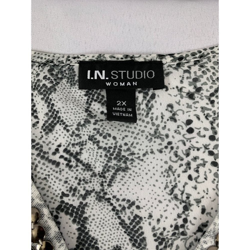 IN Studio Women’s Snake Print Shear Blouse - Picture 3 of 6